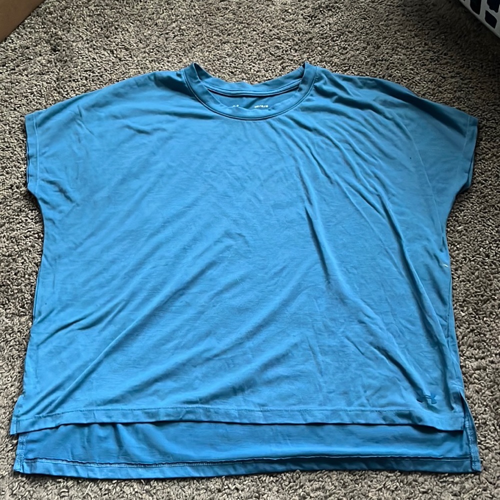 Under armour women’s blue tee shirt